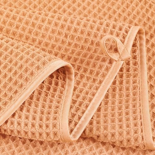 POLYTE 430 GSM Poly Blend Microfiber Quick Dry Waffle Bath Towel, 30x60 in - Image 4